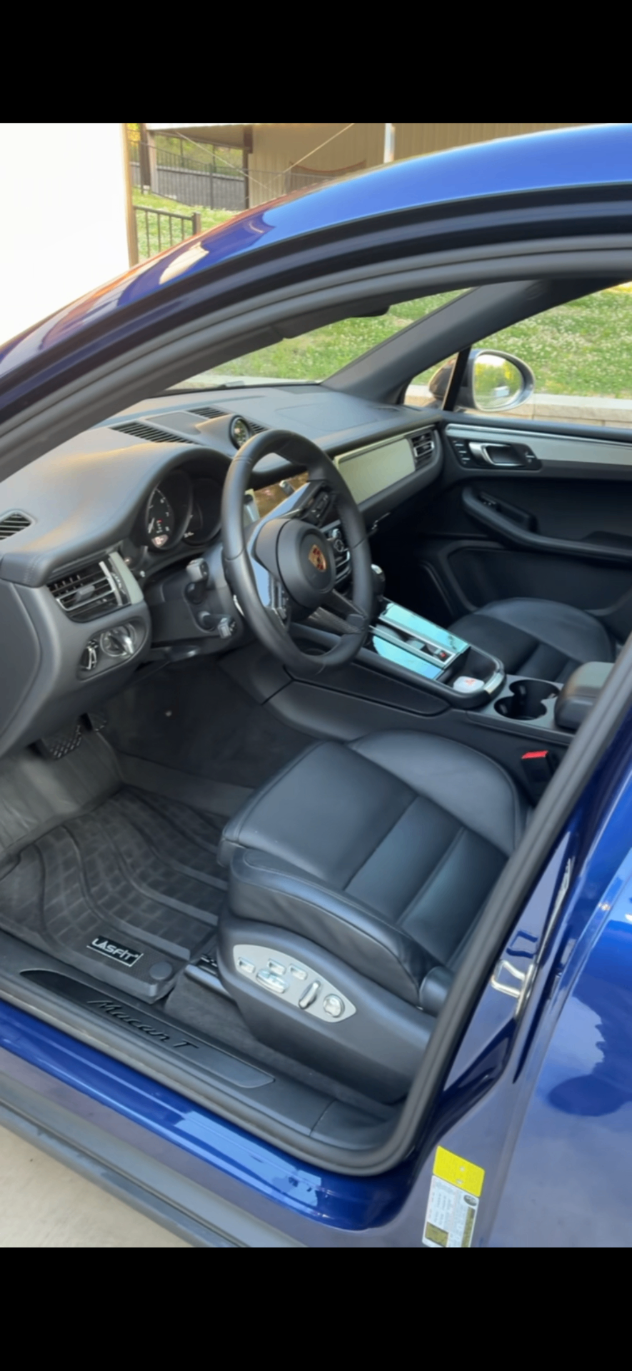 Detailed Porsche Macan leather interior